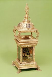 Vyvyan Salt, 1592-93 (hopeakullattu, maalattu lasi)